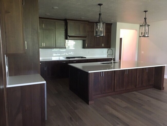 Building Photo - Coming Soon! Newer Custom built home with ...
