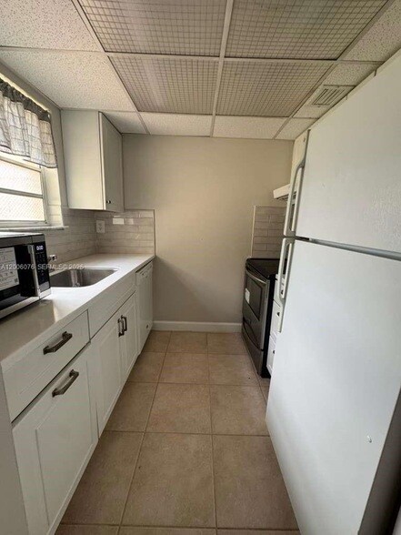 Building Photo - 8500 SW 109th Ave