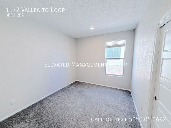 Building Photo - 1172 Vallecito Loop NW