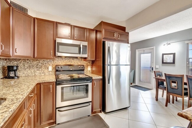 Building Photo - 4049 Wolverton C