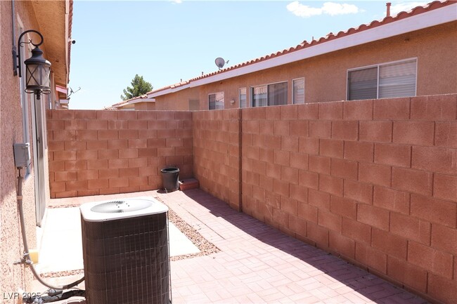 Building Photo - 2841 Dunstan Way