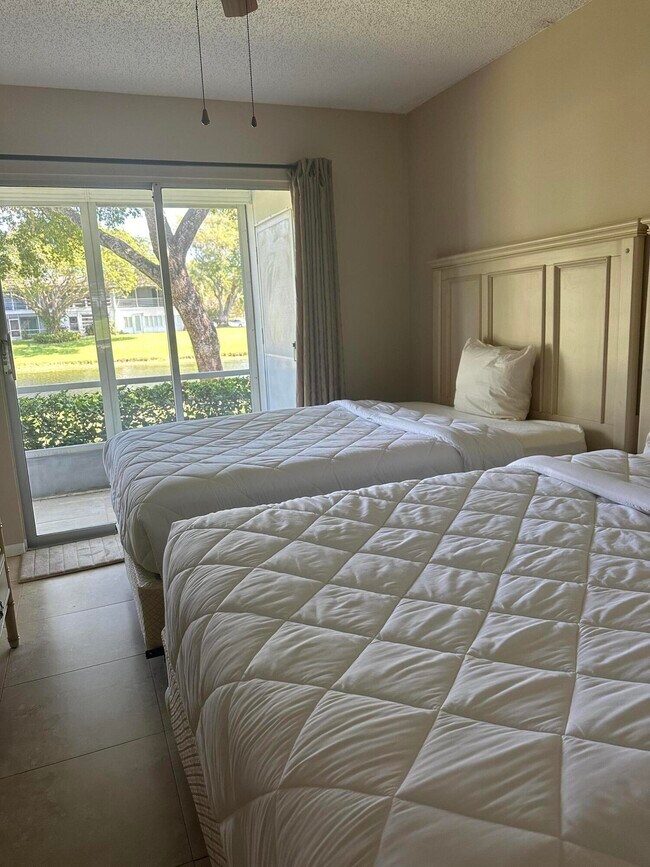 Building Photo - 51 Tilford C