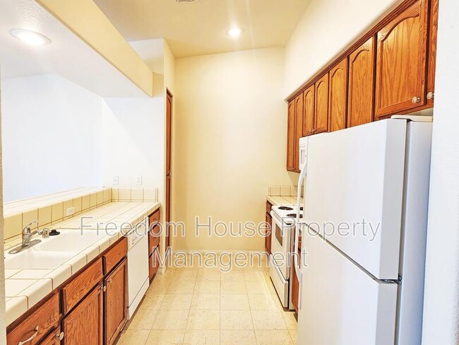 Building Photo - 1770 Pershing Ave