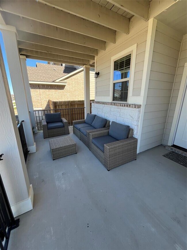 Building Photo - 8145 Daisy Cutter Crossing