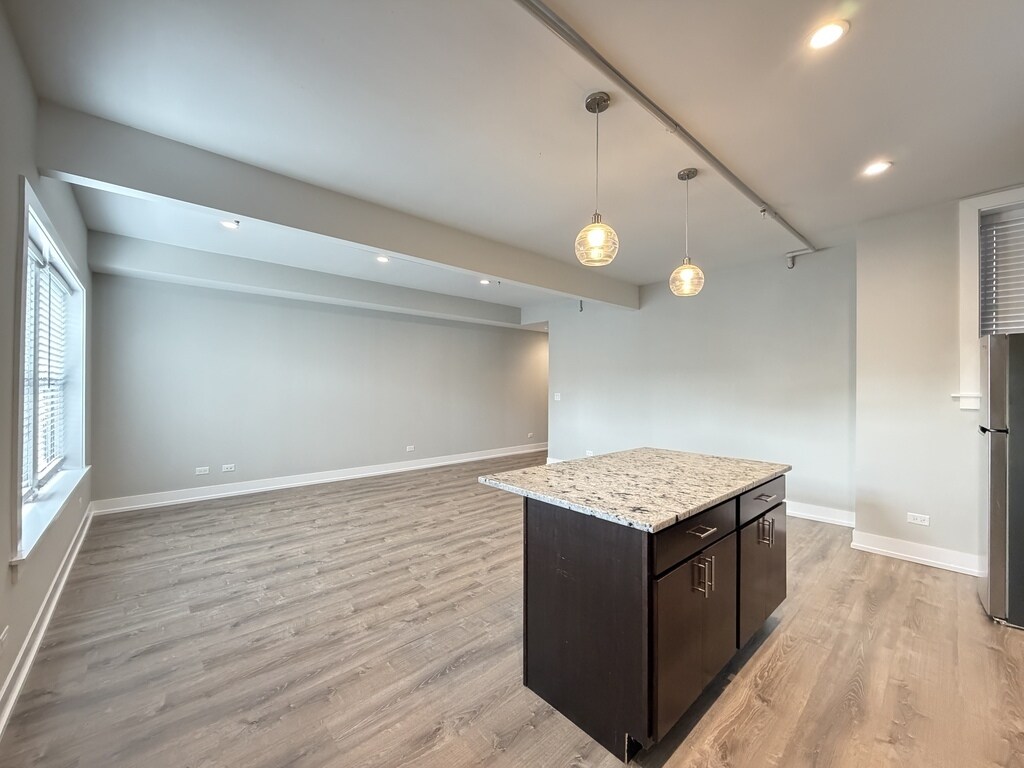 Building Photo - 913 Maple