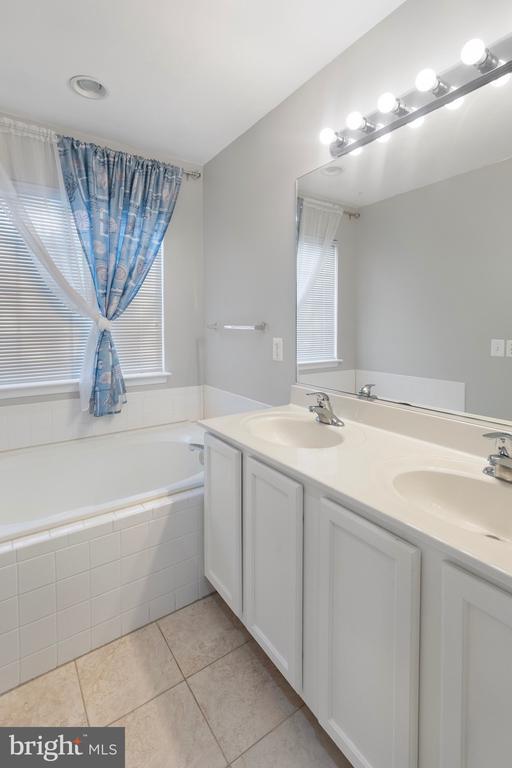 Building Photo - 13503 Bannacker Pl