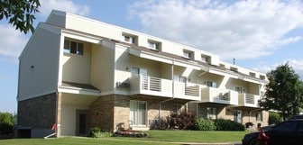 Foxtail Meadows in the heart of Pewaukee, WI - Foxtail Meadows Associates LLP