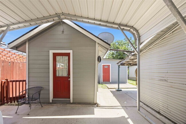 Building Photo - 9430 E Avenue K