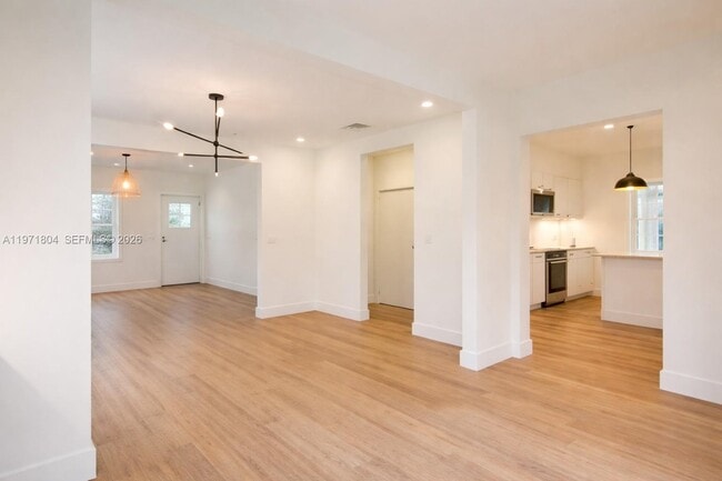 Building Photo - 640 NE 71st St