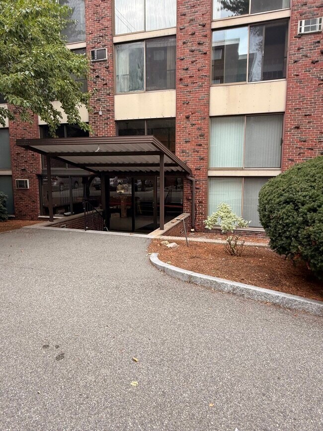 Building Photo - 993 Massachusetts Ave