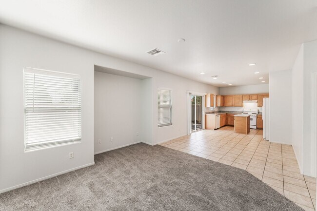 Building Photo - You're going to love this 4 bedroom 2.5 bath! Looks and Feels Brand New!