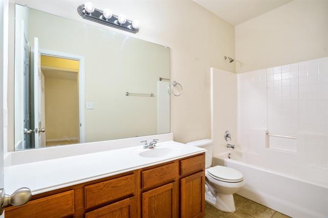 Building Photo - 227 Creekwood Dr