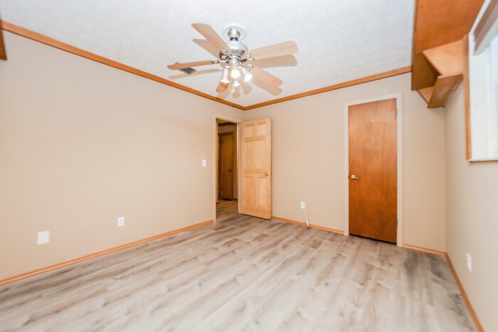 Building Photo - 14151 Grover Rd