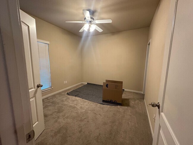 Building Photo - 1418 S 10th St