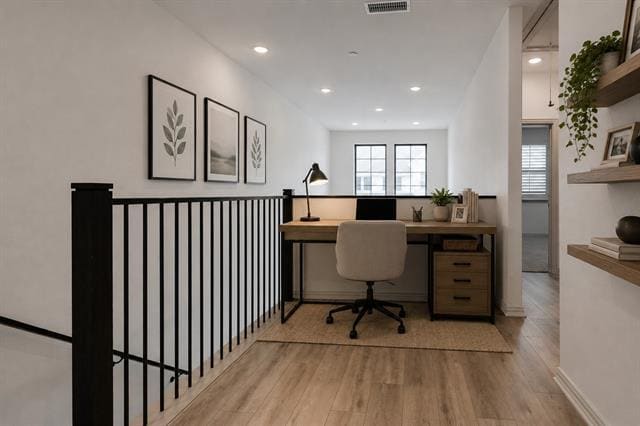 Building Photo - 420 Parkside Dr