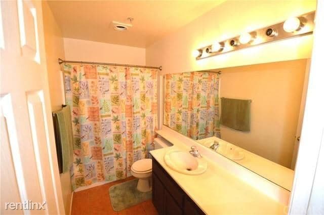 Building Photo - 3 br, 2 bath Condo - 755 N East St