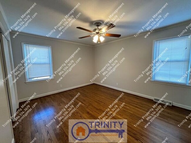 Building Photo - All utilities included with rent due to sh...