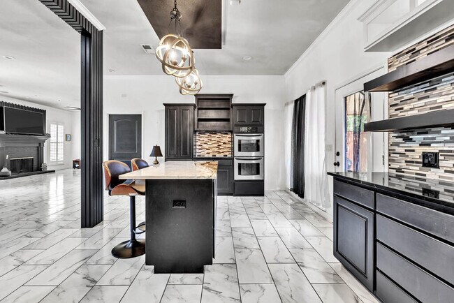 Building Photo - 6515 Amber Dr