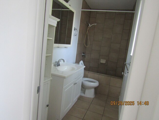 Building Photo - Move In Special: $250 off 1st full Month's Rent! Pet Friendly with Owner Approval!