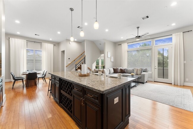 Building Photo - 3802 Lovejoy St