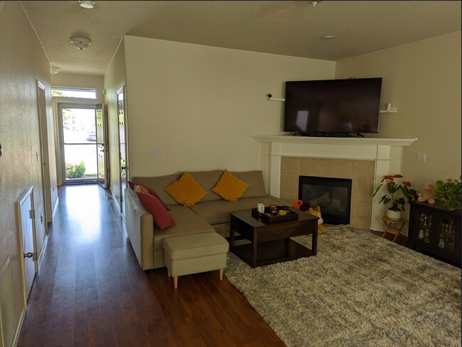 Building Photo - 1239 SW 175th Ave