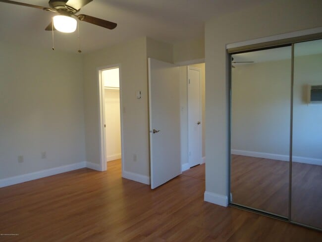 Building Photo - 142 Cross Slope Ct