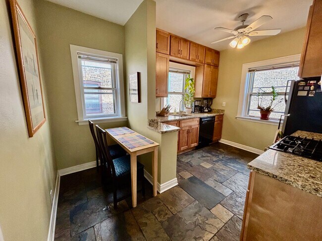 Building Photo - 442 Elmwood Ave