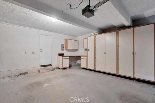 Building Photo - 290 Spruce Ct