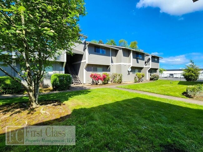Building Photo - 1372 NE 186th Ave