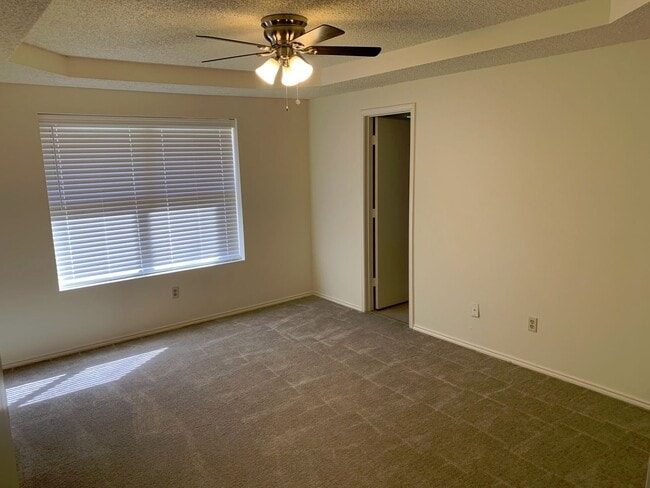 Building Photo - Single Family Home *LEASING SPECIAL AVAILA...