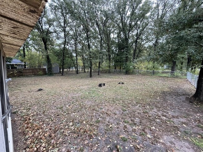 Building Photo - Cozy 1 Bedroom 1 Bath Home with Big Yard!