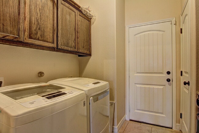 Building Photo - 3917 Giants Drive