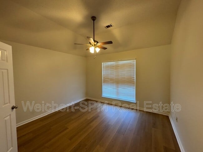 Building Photo - 10 Stockton Cove