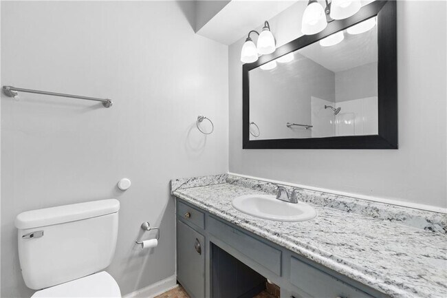 Building Photo - 207 Cache Cir