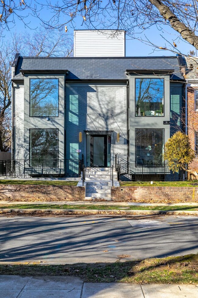 Building Photo - 3921 W St NW