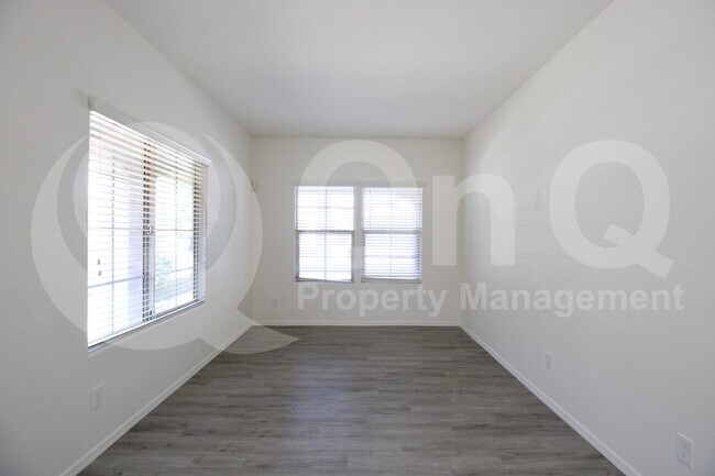 Building Photo - 1819 W Bonanza Dr