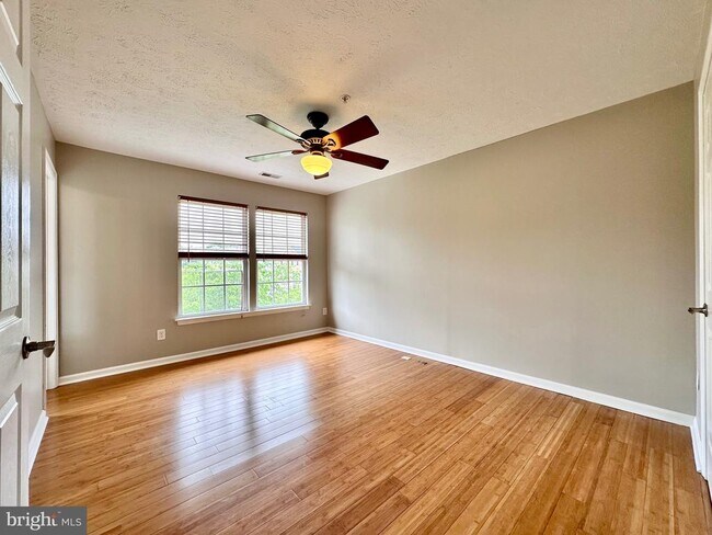 Building Photo - 2107 Mardic Dr