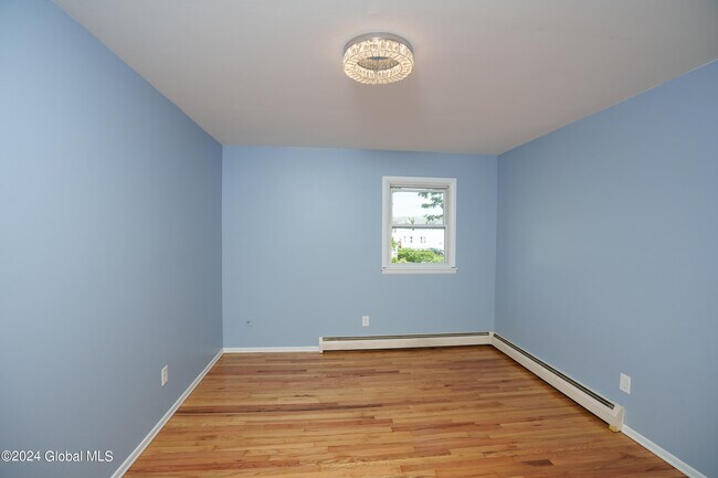 Building Photo - 35 McAlpin St