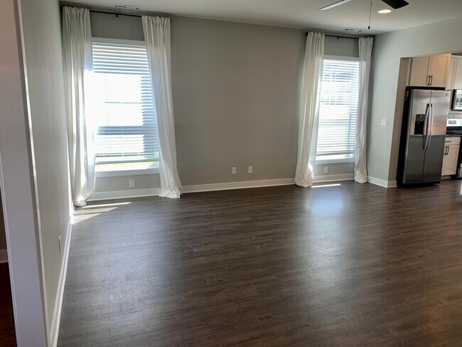 Building Photo - 6842 Valley Brook Trace