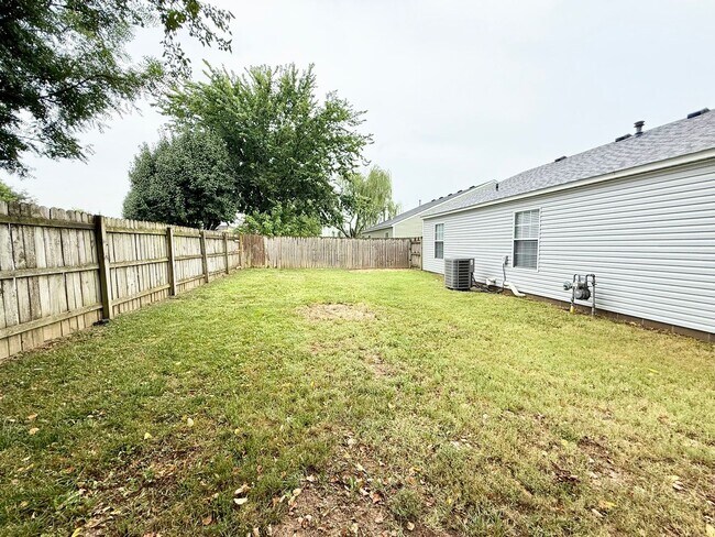 Building Photo - ***3102 NE 12th Street***