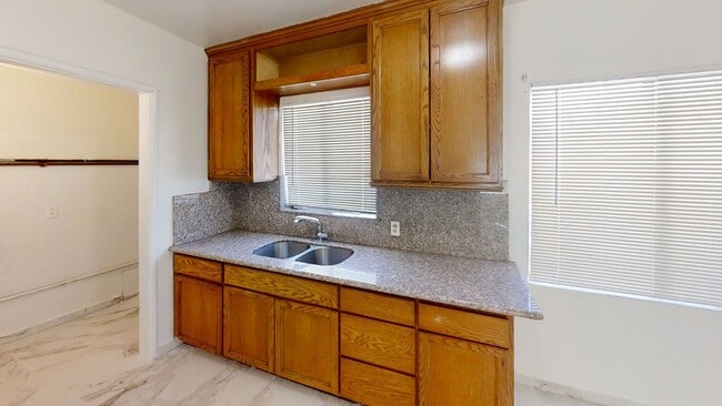 Building Photo - 2 bed/ 1 bath home in North Redlands!