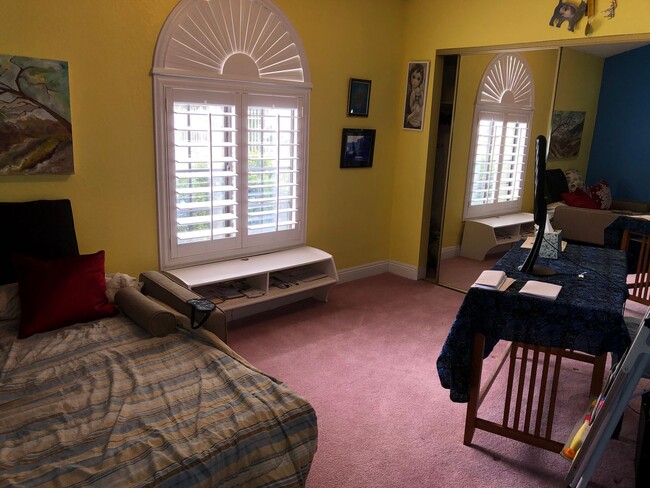Building Photo - Gorgeous Furnished Oasis in Las Vegas Avai...