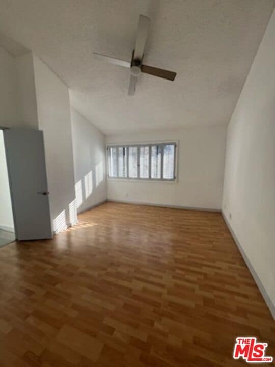 Building Photo - 6255 Canoga Ave