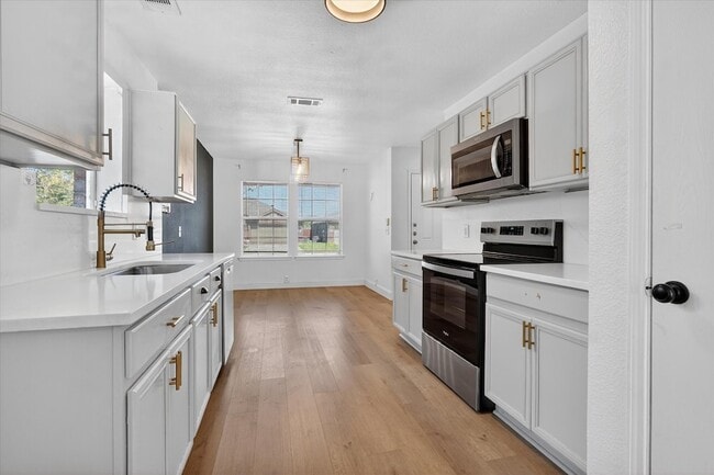 Building Photo - 9108 Tumbleweed Dr