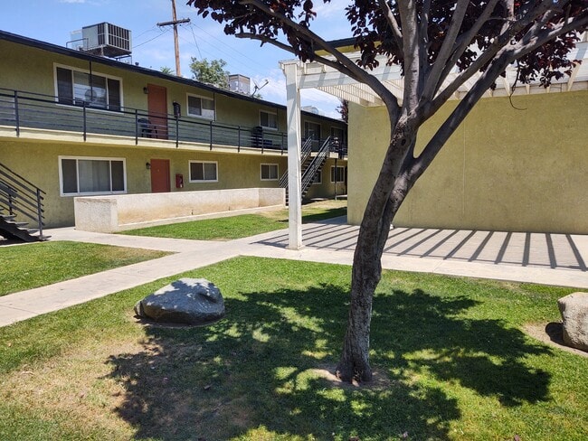 Primary Photo - 1511 Orange Dr