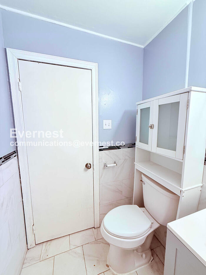 Building Photo - 8640 Chalmers Ave