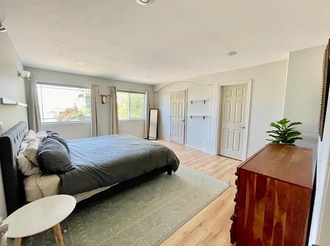 Building Photo - Lowther Single Family