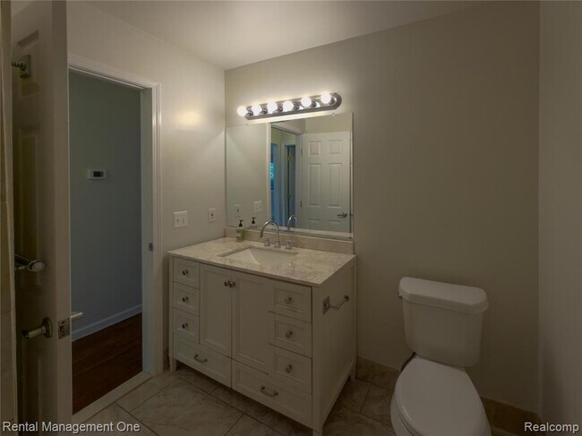 Building Photo - 11575 Lynhurst Dr