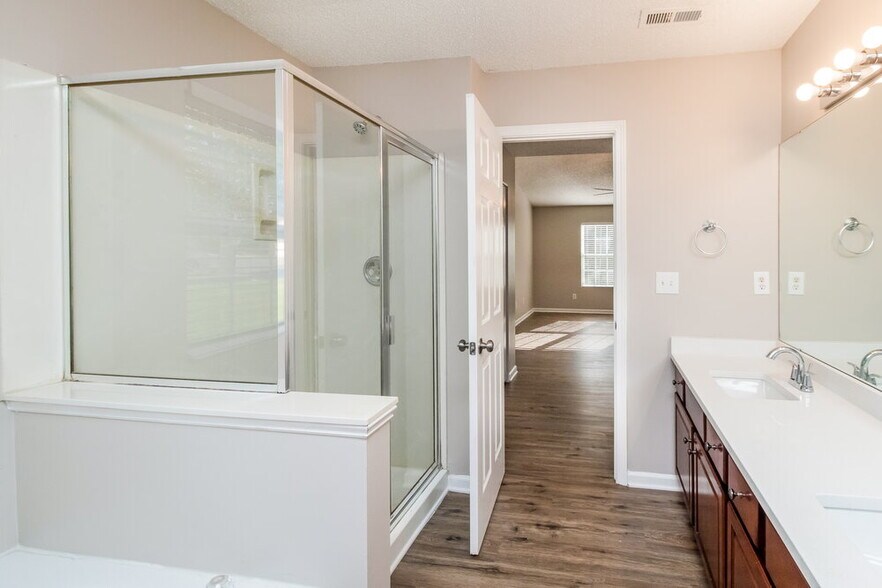 Building Photo - 5874 Mahogany Pl SW