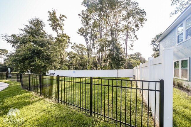 Building Photo - 758 Henley Ct